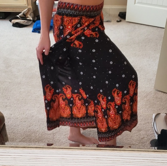 Patterned pants! 🖤💮🍂 - Picture 3 of 6